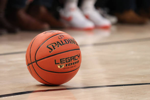 Como pintar uma quadra de basquete de concreto
