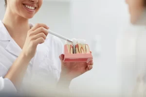 Como cuidar da sua prótese dentária em Eunápolis?